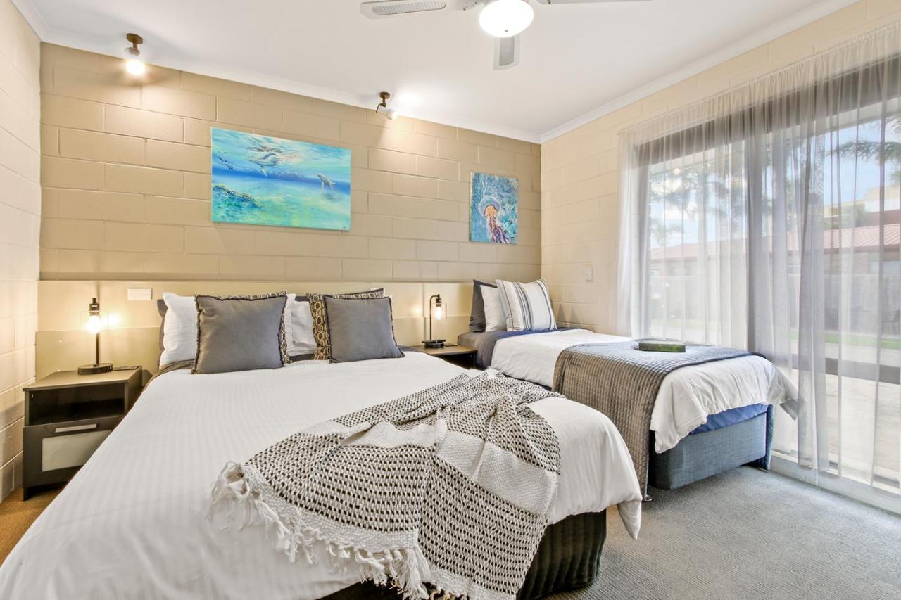 Sandbar Motel Лейкс-Энтранс Экстерьер фото