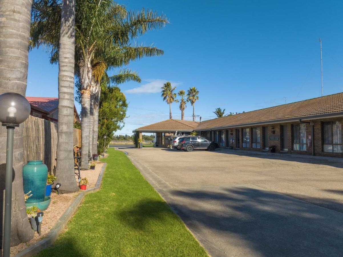 Sandbar Motel Лейкс-Энтранс Экстерьер фото