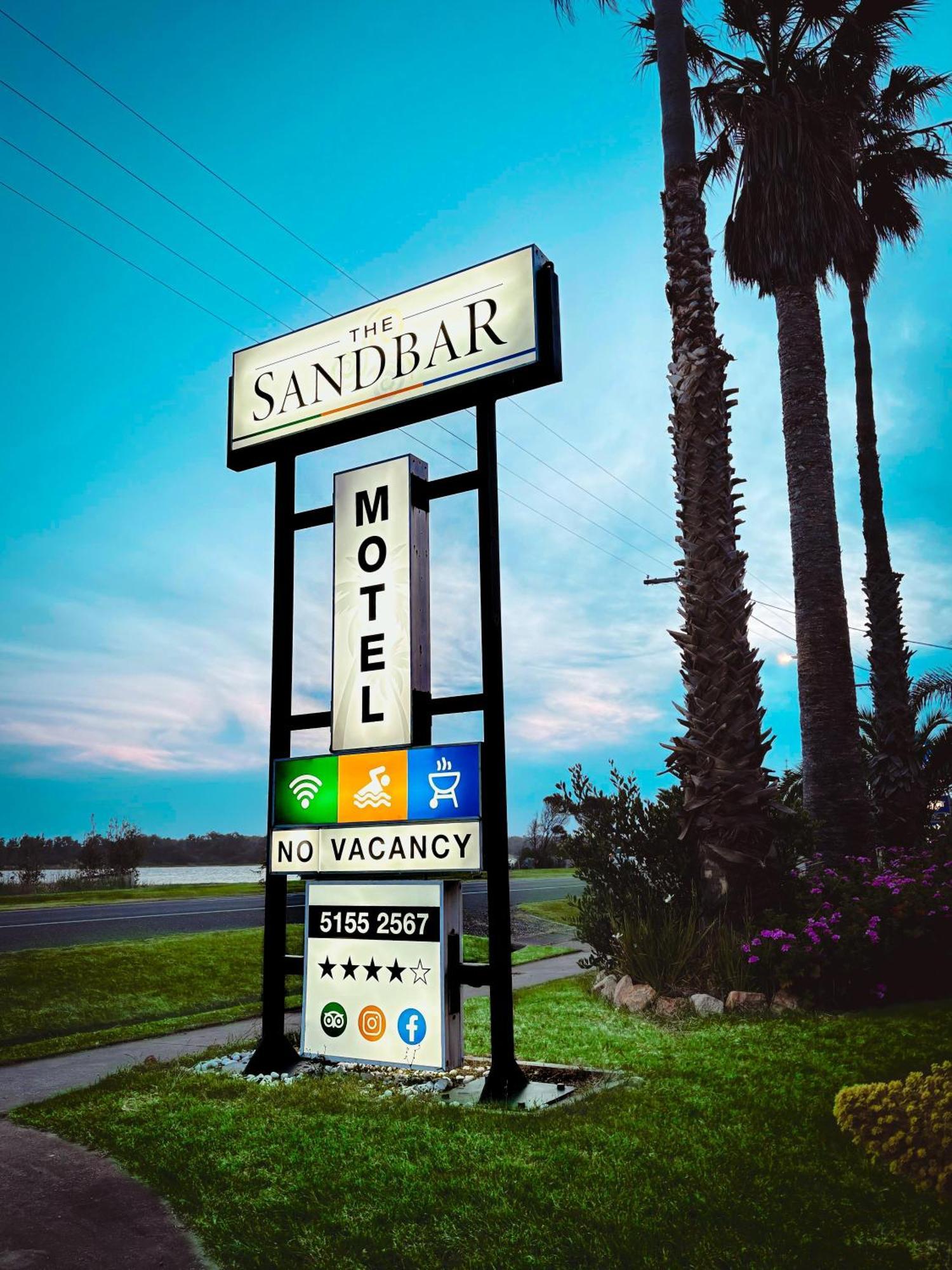 Sandbar Motel Лейкс-Энтранс Экстерьер фото